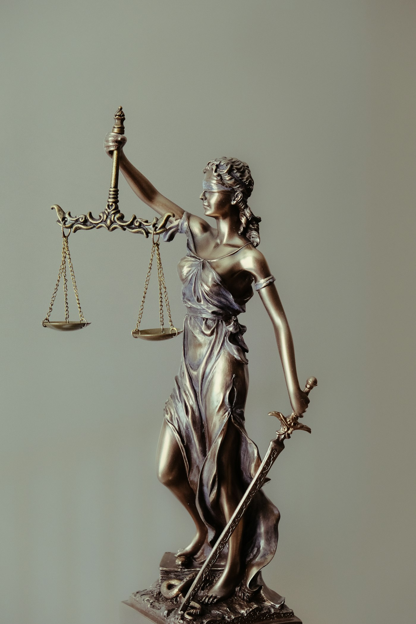 Protección y legalidad N27 Corporativo: procesos jurídicos, trámites empresariales y seguros